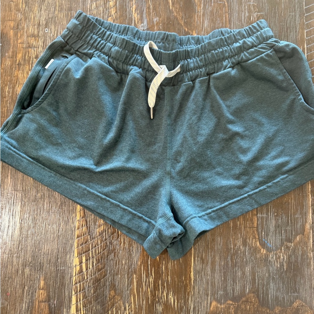 Vuori Women's Drawstring Athletic Shorts in Teal Green